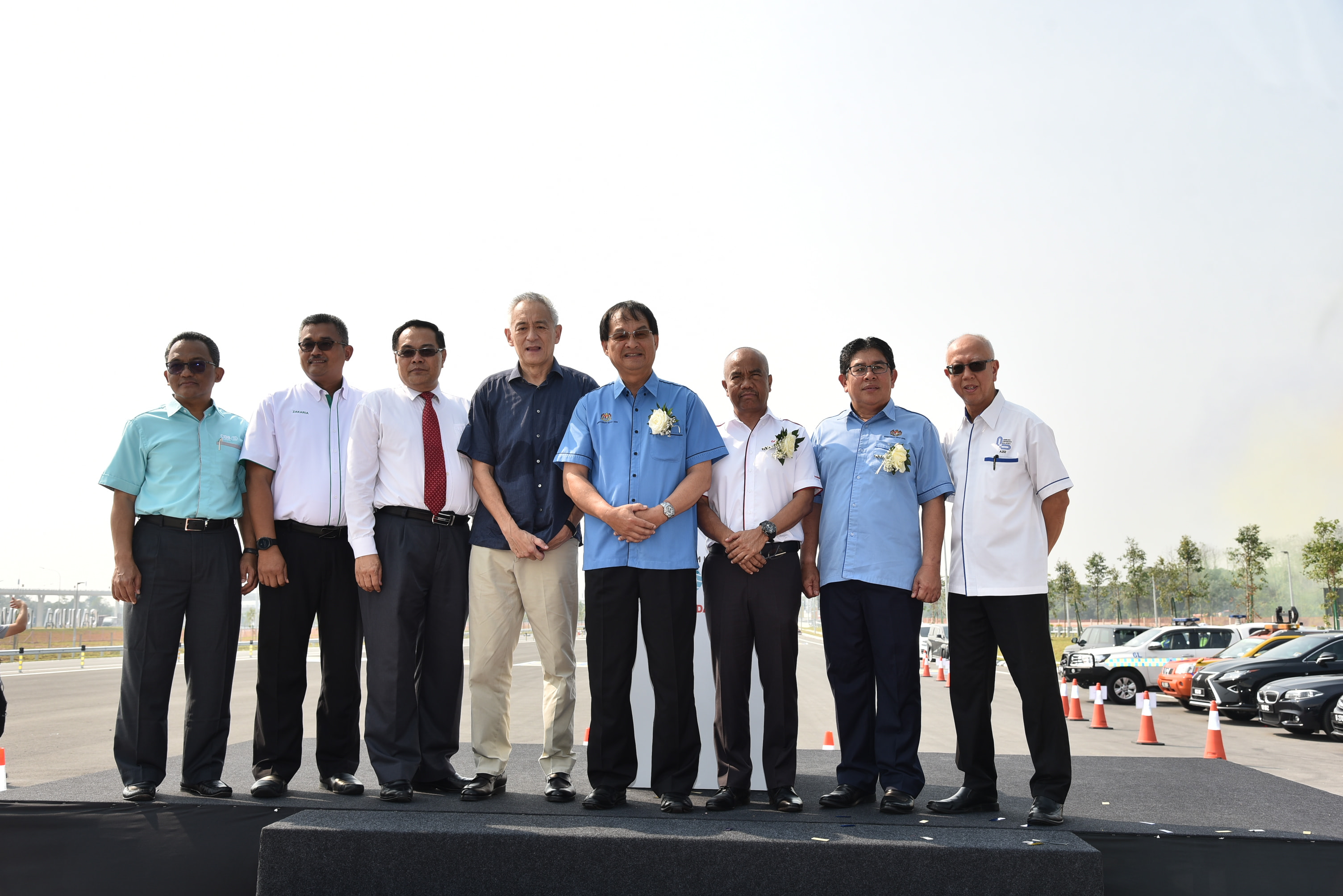 Gamuda Bhd Group Director, Executive Director and other officials.