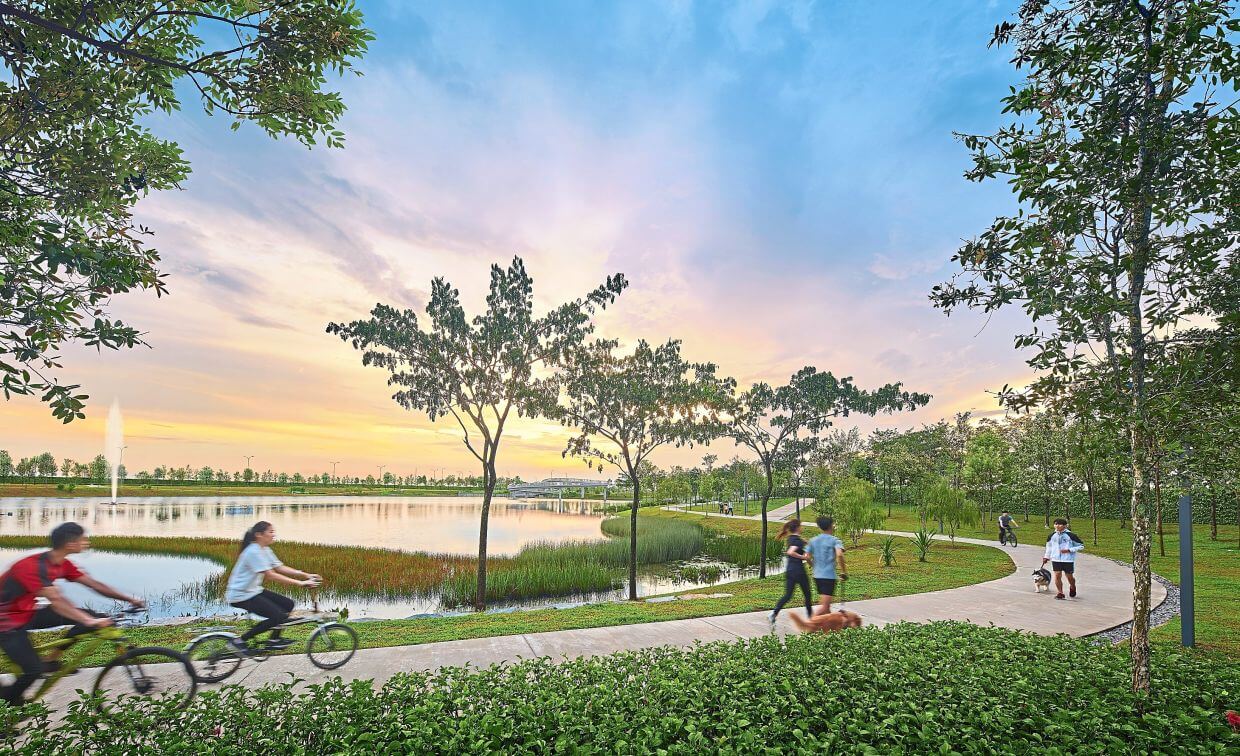 Gamuda Cove’s vibrancy is heightened by a 24.3ha (60-acre) pet-friendly Central Park with three lakes, complemented with a cycling and walking path.